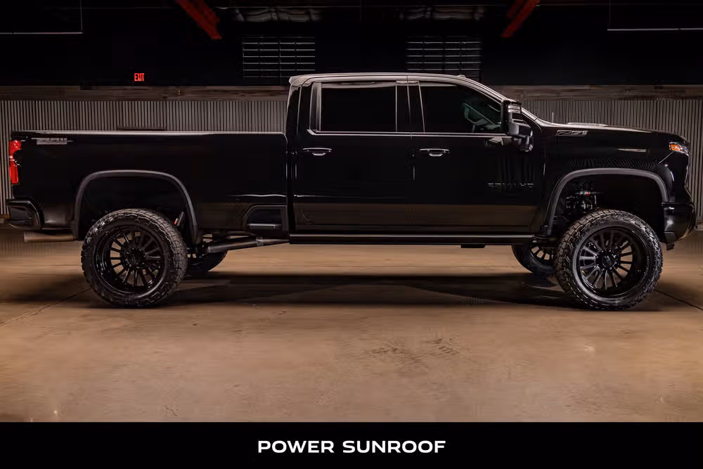 2025 Chevrolet Silverado 2500HD LTZ Crew Cab Image 11
