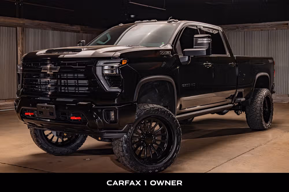 2025 Chevrolet Silverado 2500HD LTZ Crew Cab Image 5