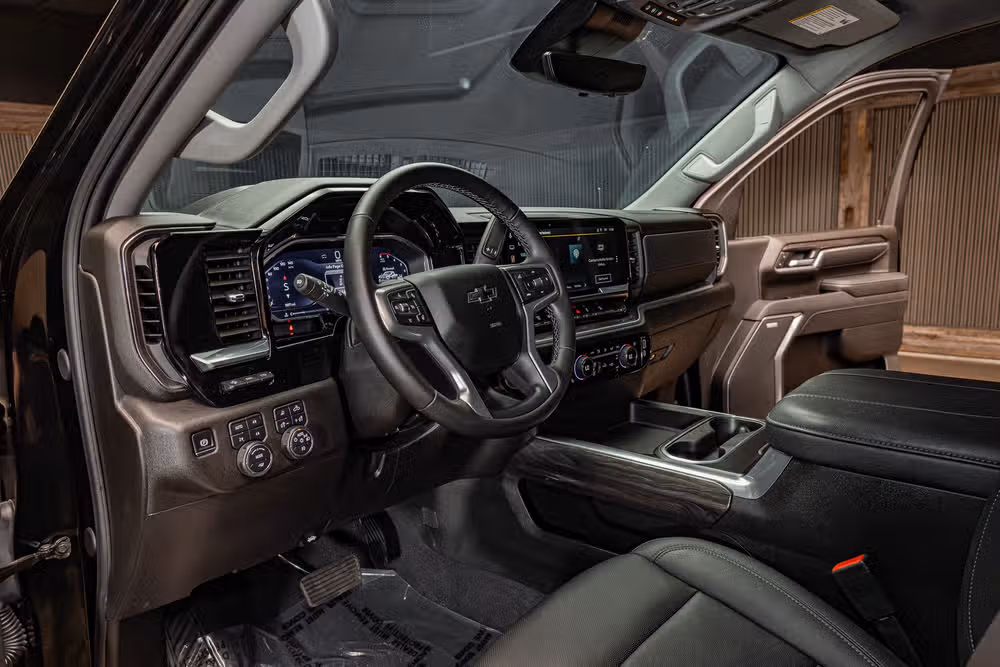 2025 Chevrolet Silverado 2500HD LTZ Crew Cab Image 17