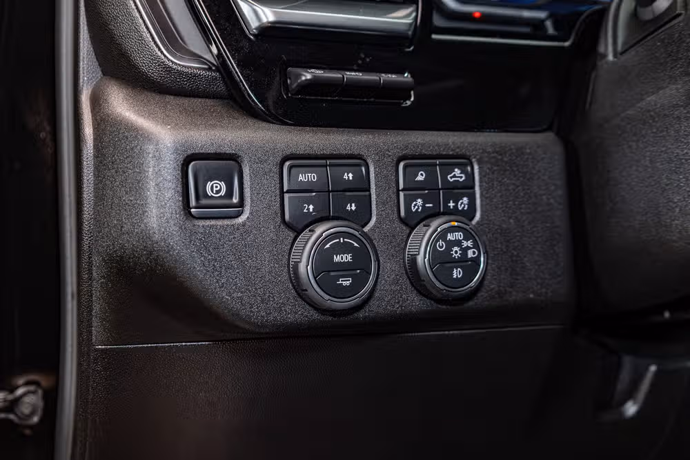 2025 Chevrolet Silverado 2500HD LTZ Crew Cab Image 21
