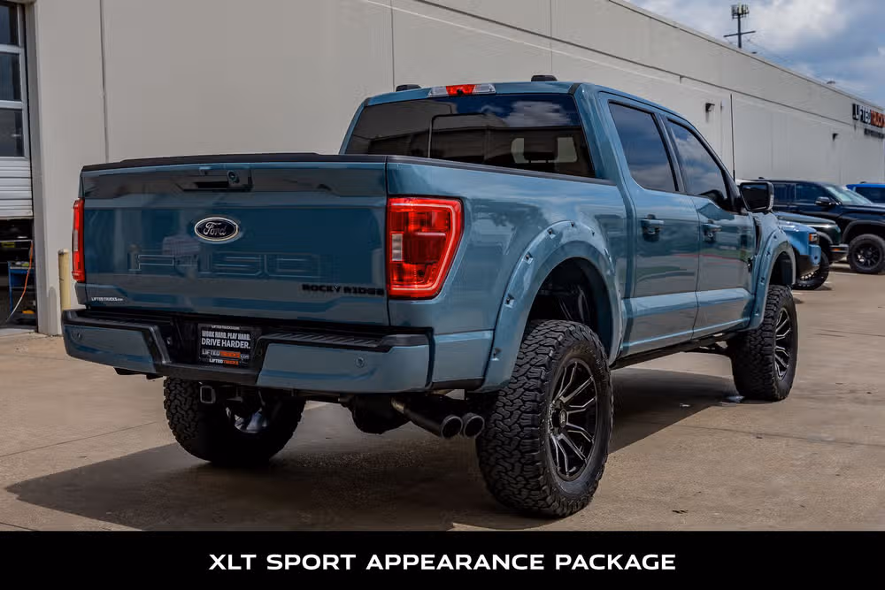 2023 Ford F-150 XLT SuperCrew Image 9