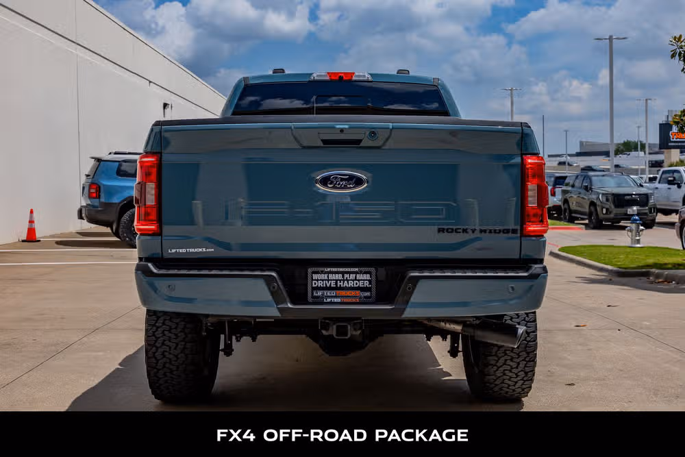 2023 Ford F-150 XLT SuperCrew Image 7