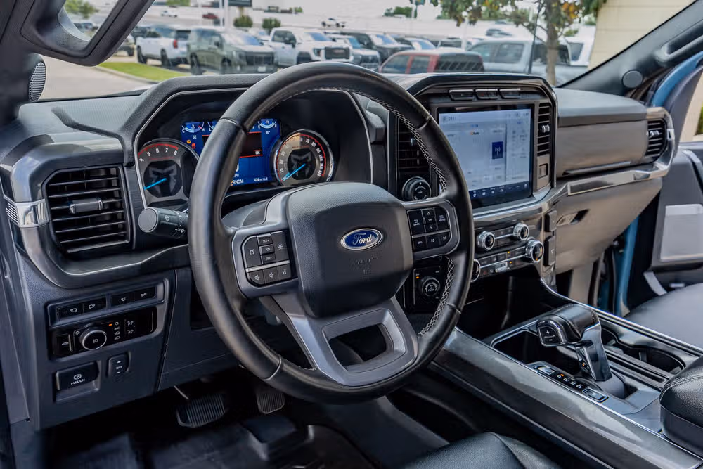2023 Ford F-150 XLT SuperCrew Image 16