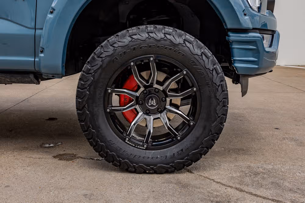 2023 Ford F-150 XLT SuperCrew Image 11