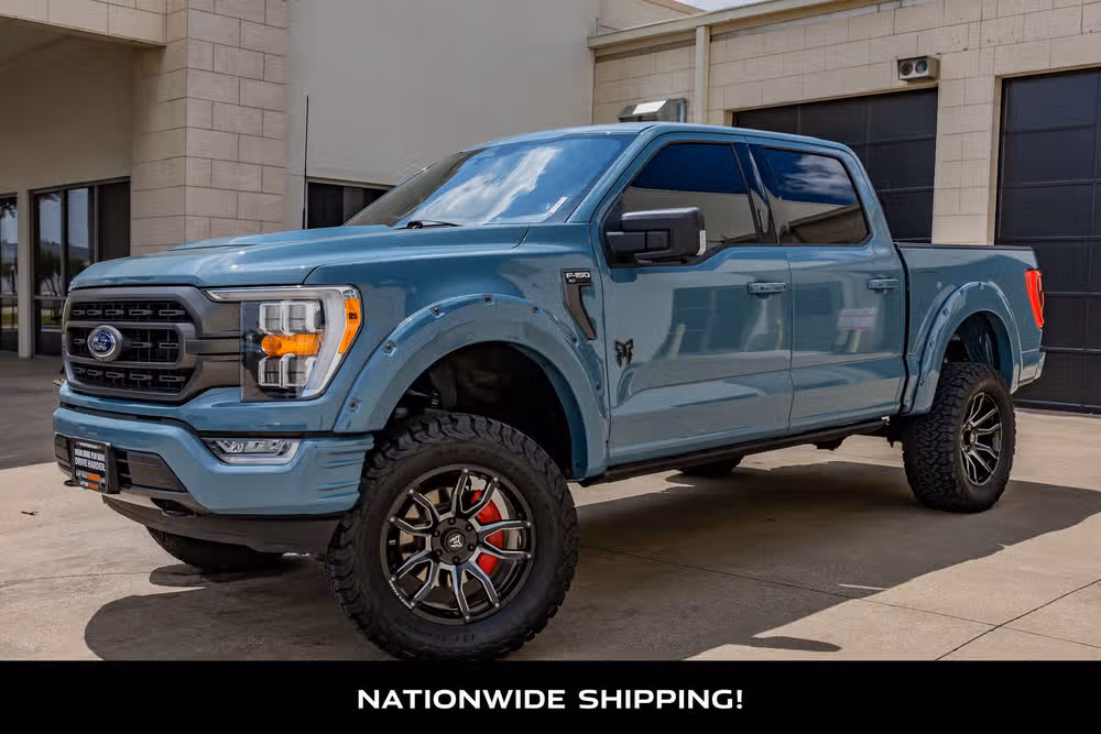 2023 Ford F-150 XLT SuperCrew Image 4