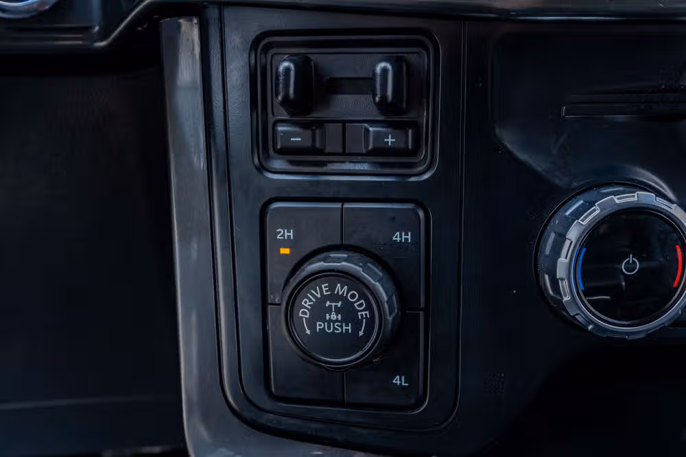 2023 Ford F-150 XLT SuperCrew Image 23