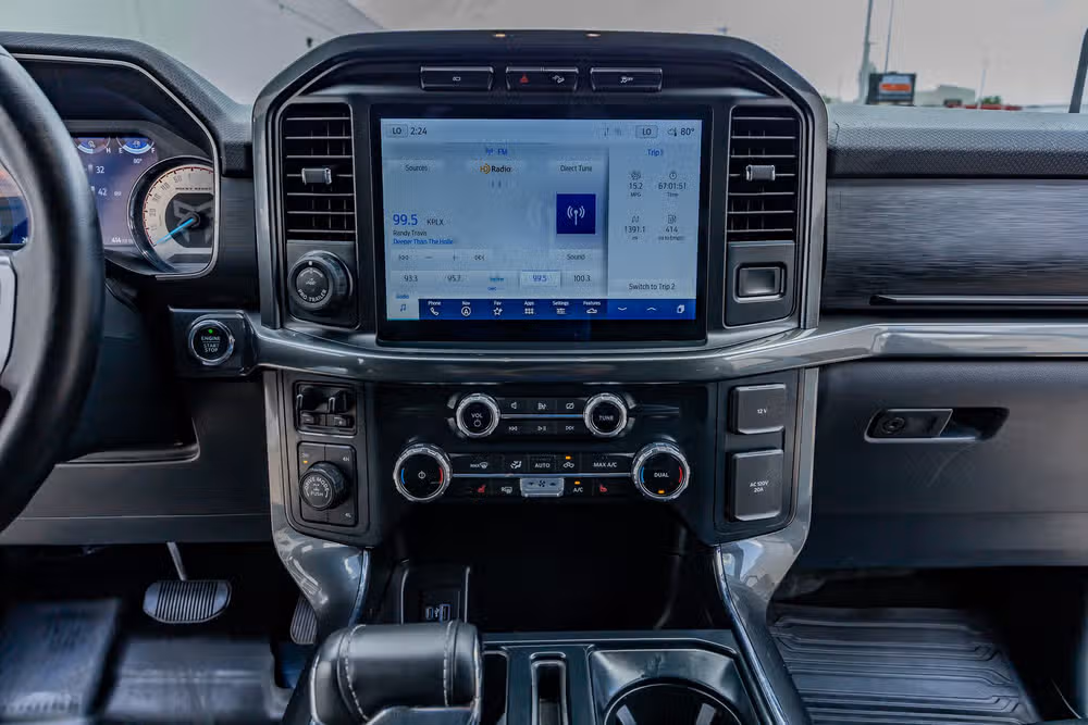 2023 Ford F-150 XLT SuperCrew Image 24