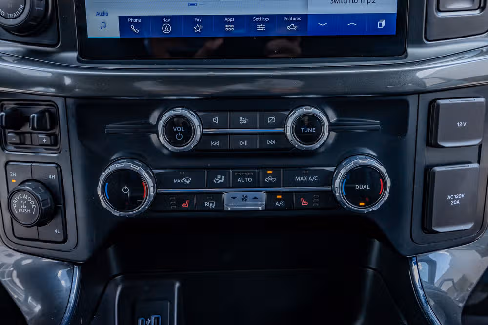 2023 Ford F-150 XLT SuperCrew Image 27