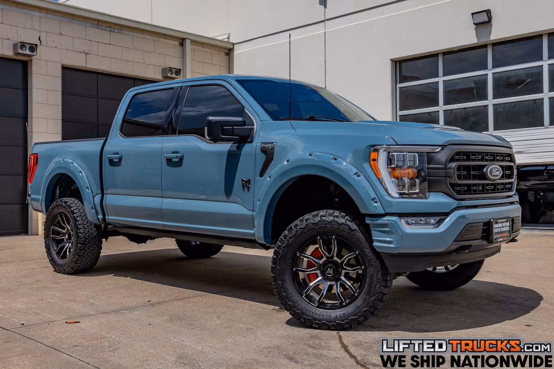2023 Ford F-150 XLT SuperCrew Image 1