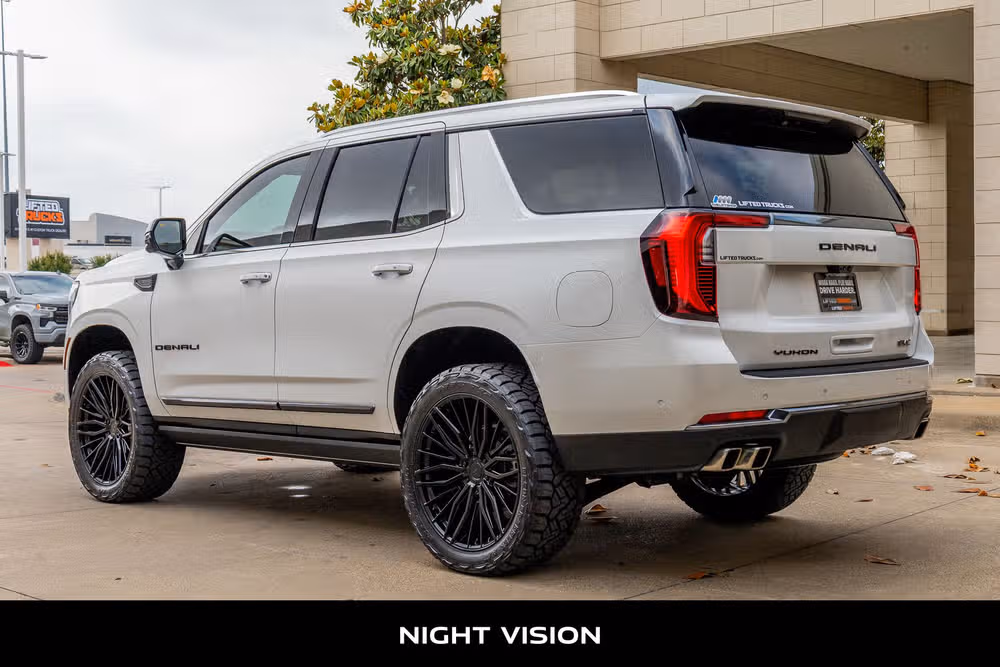 2025 GMC Yukon Denali Ultimate Image 7