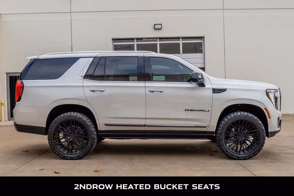 2025 GMC Yukon Denali Ultimate Image 10