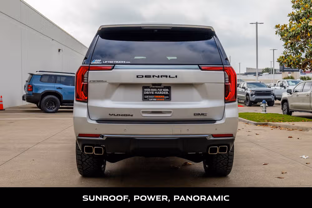 2025 GMC Yukon Denali Ultimate Image 8