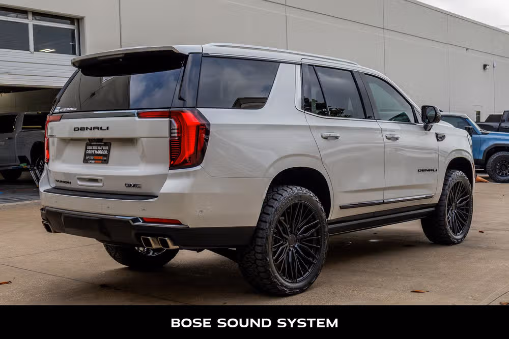 2025 GMC Yukon Denali Ultimate Image 9