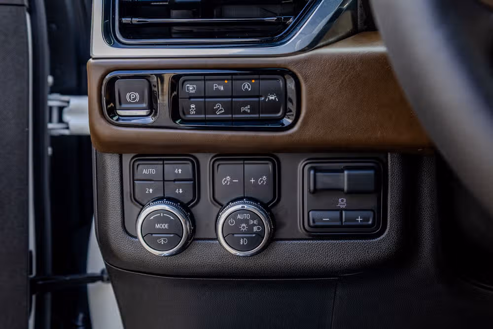 2025 GMC Yukon Denali Ultimate Image 21