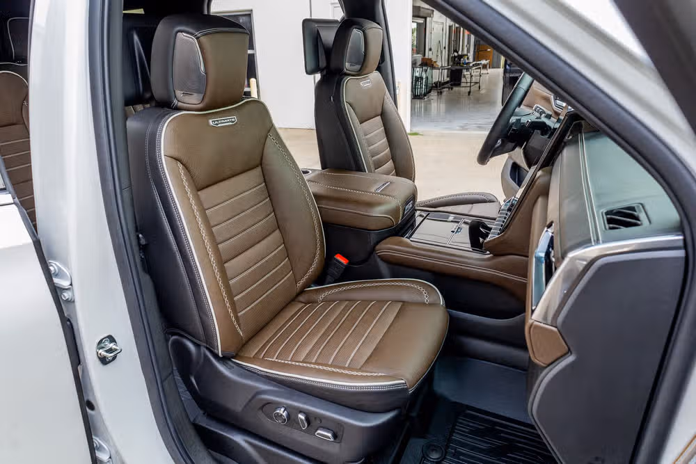 2025 GMC Yukon Denali Ultimate Image 30