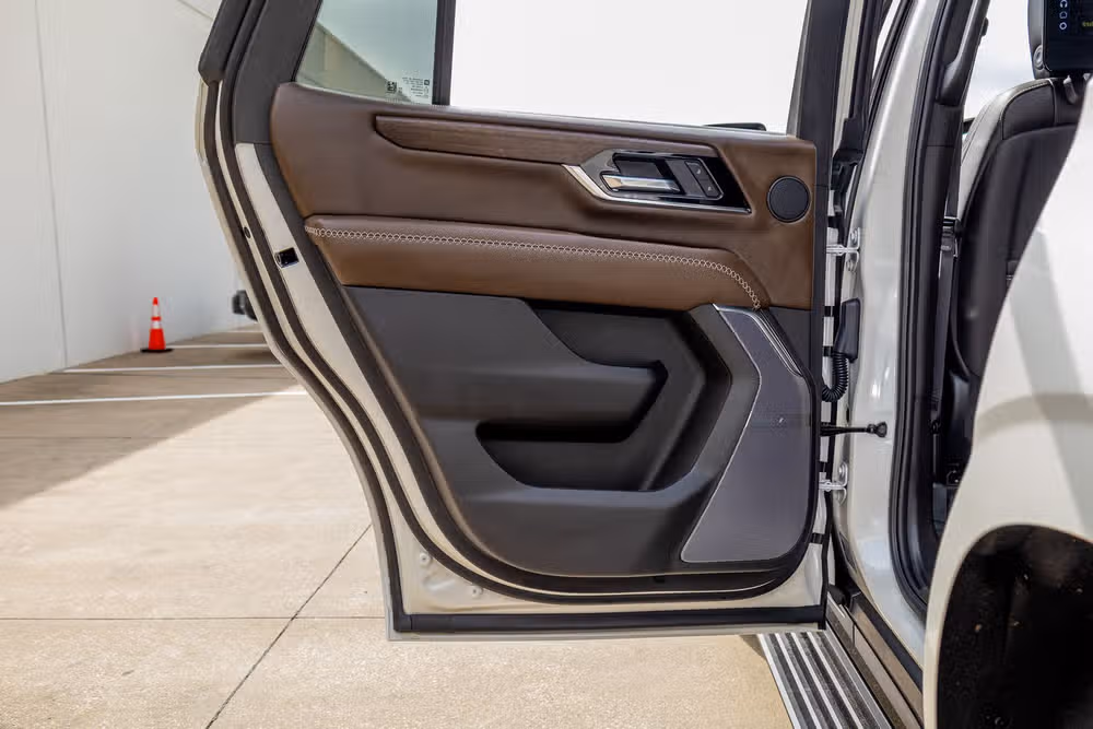 2025 GMC Yukon Denali Ultimate Image 40