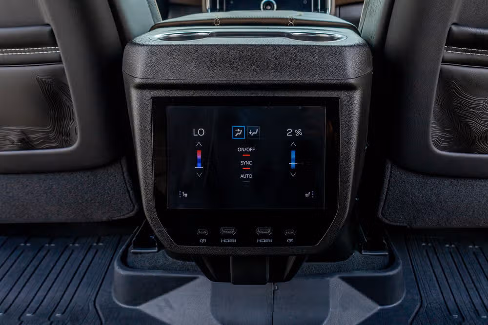 2025 GMC Yukon Denali Ultimate Image 33