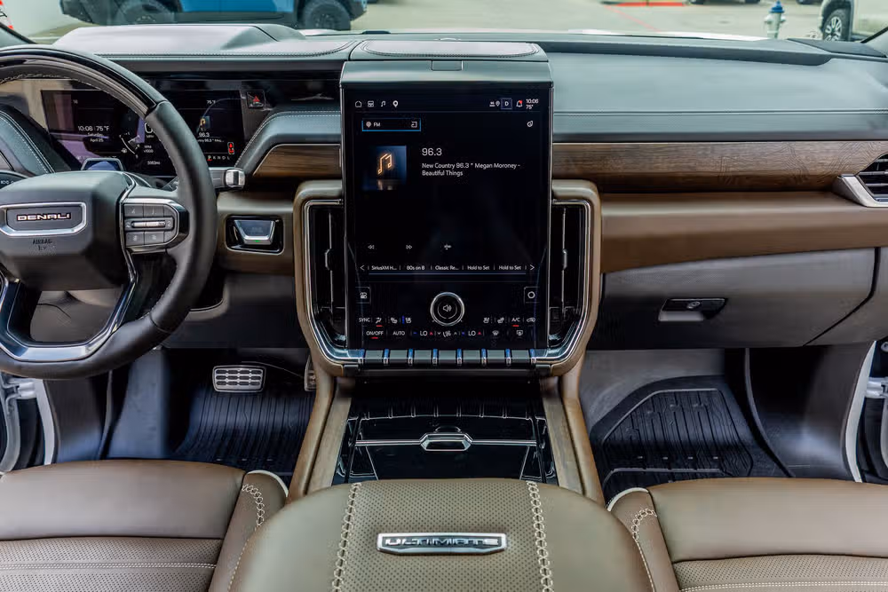 2025 GMC Yukon Denali Ultimate Image 23