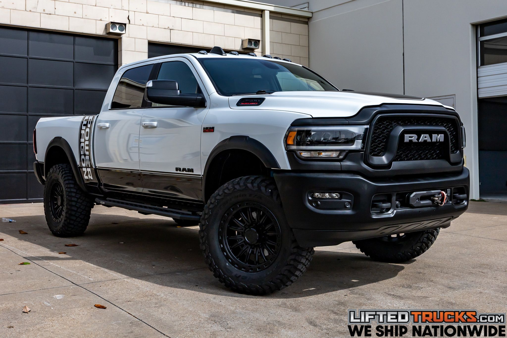 Bright White Clear Coat/Diamond Black Crystal Pear 2022 RAM 2500 Pickup Truck Four-Wheel Drive Automatic