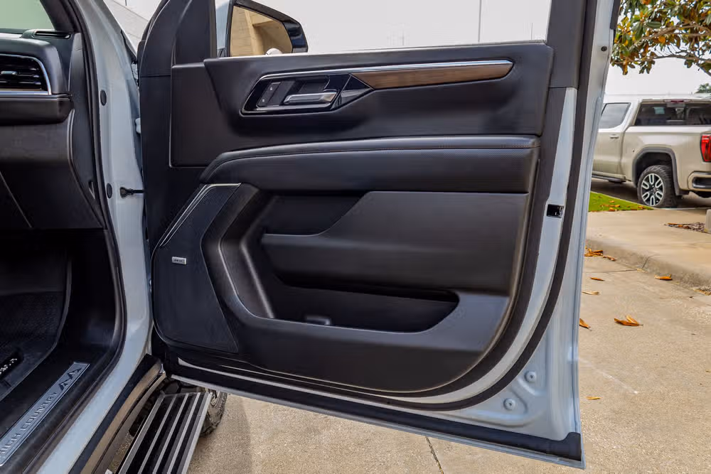 2026 Chevrolet Suburban High Country Image 38
