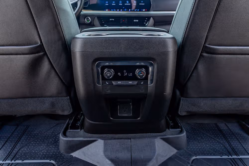 2026 Chevrolet Suburban High Country Image 33