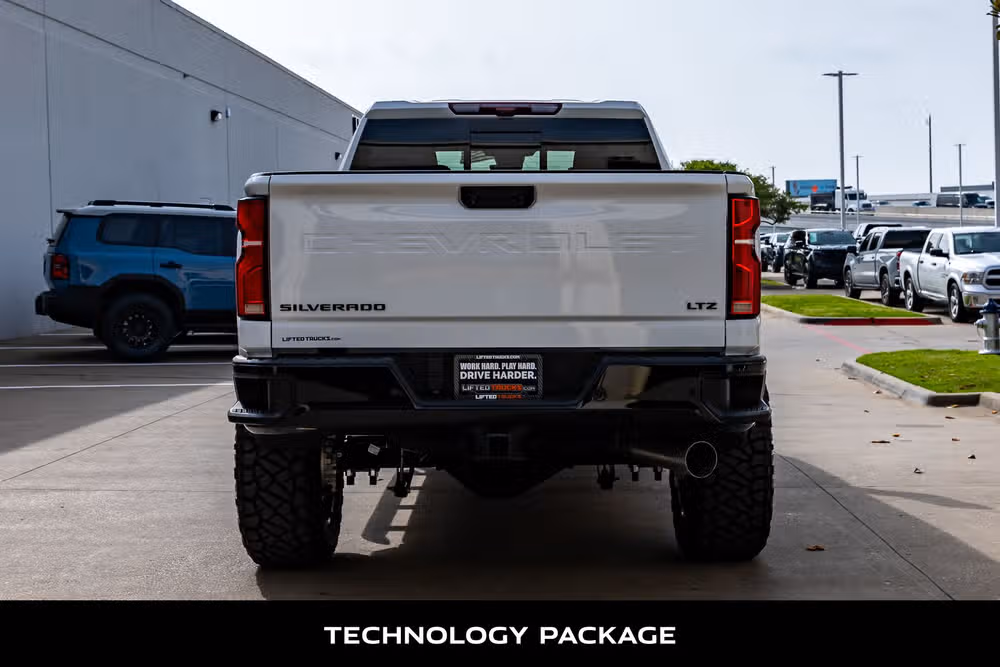 2026 Chevrolet Silverado 2500HD LTZ Crew Cab Image 8