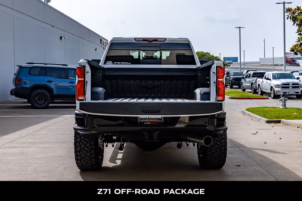 2026 Chevrolet Silverado 2500HD LTZ Crew Cab Image 9