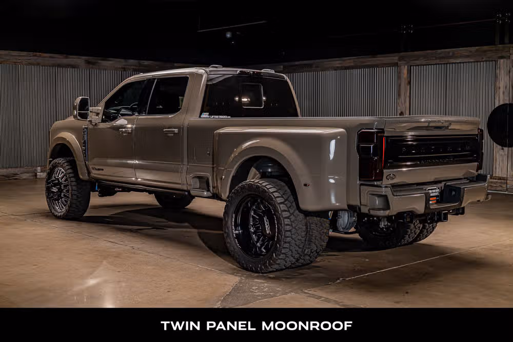 2026 Ford F-450 Super Duty Platinum Plus Crew Cab Image 7