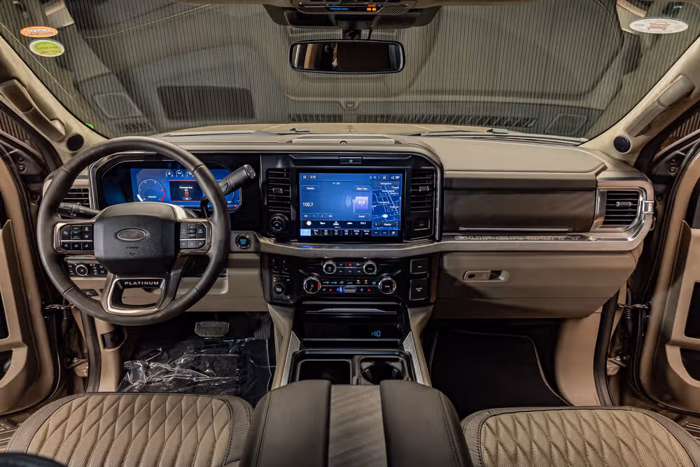 2026 Ford F-450 Super Duty Platinum Plus Crew Cab Image 17