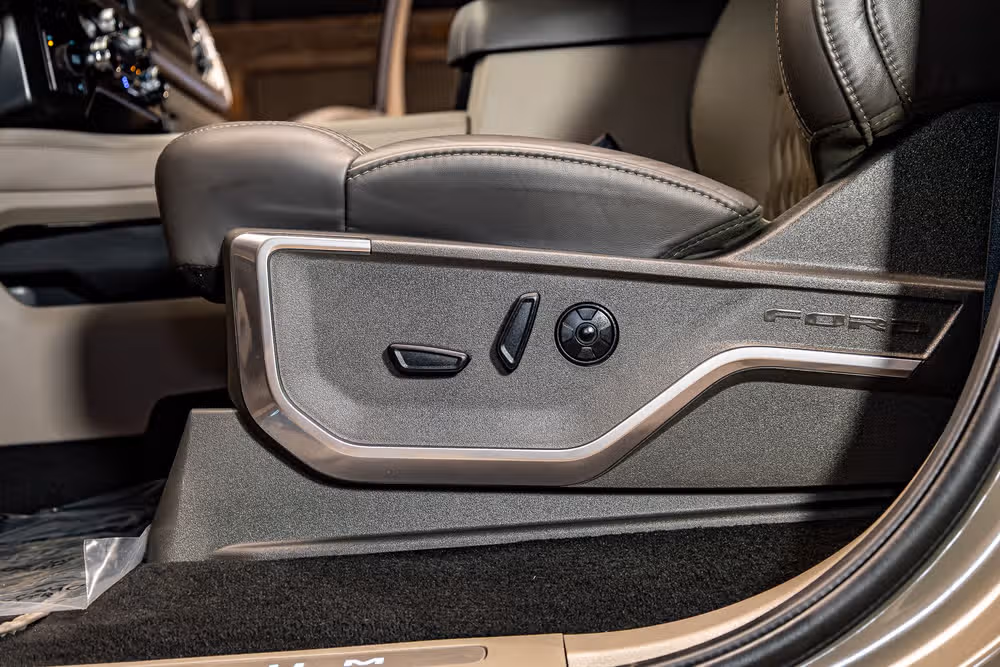 2026 Ford F-450 Super Duty Platinum Plus Crew Cab Image 22