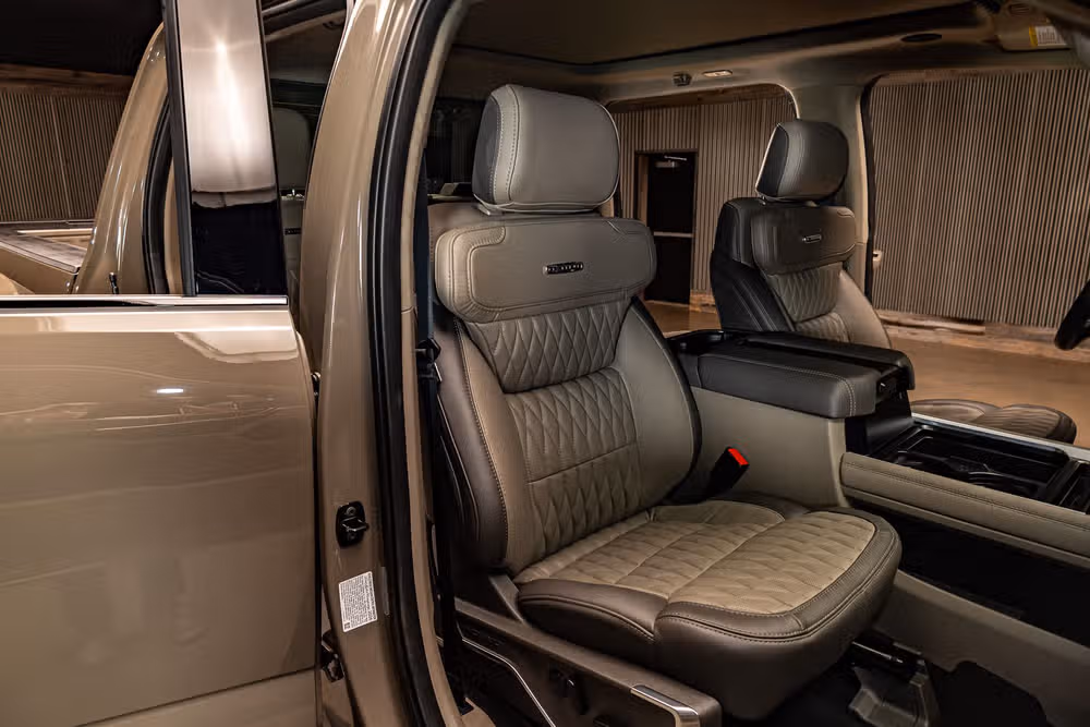 2026 Ford F-450 Super Duty Platinum Plus Crew Cab Image 28