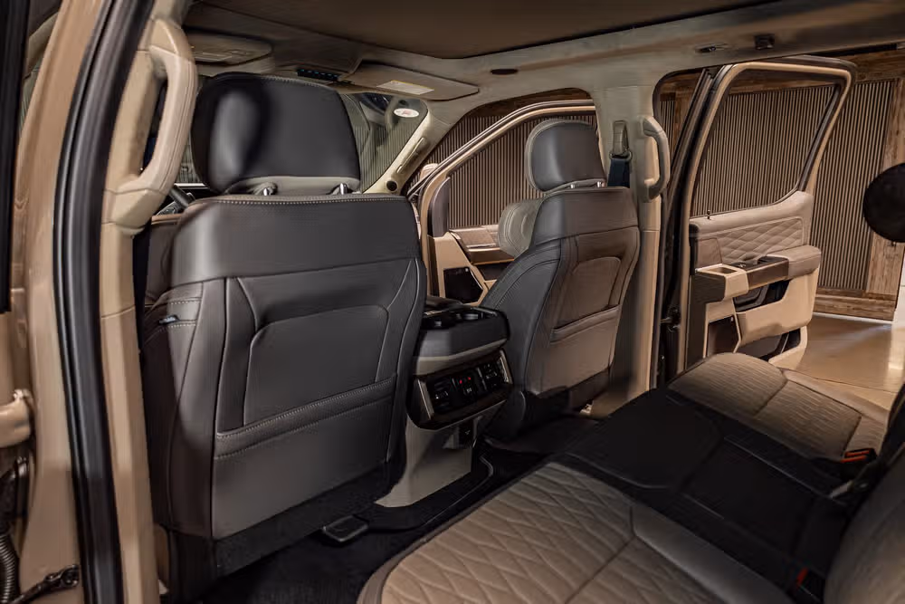 2026 Ford F-450 Super Duty Platinum Plus Crew Cab Image 23