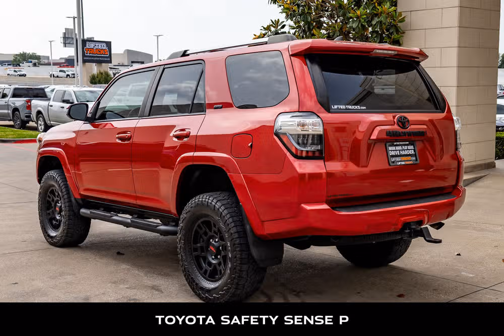 2022 Toyota 4Runner SR5 Image 6