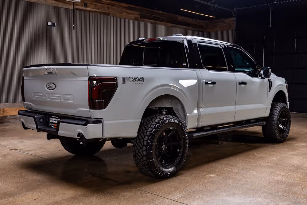 2026 Ford F-150 Lariat SuperCrew Image 10