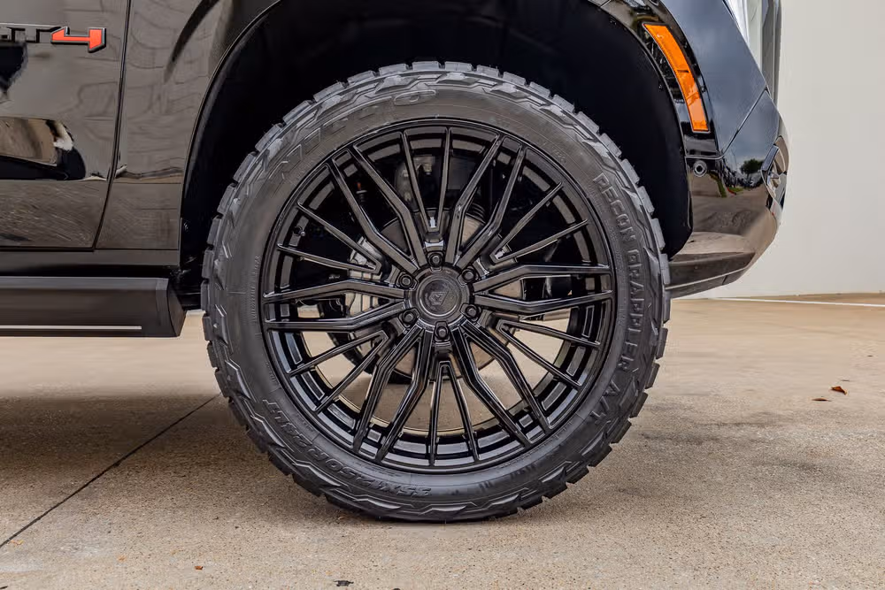 2026 GMC Yukon AT4 Ultimate Image 12