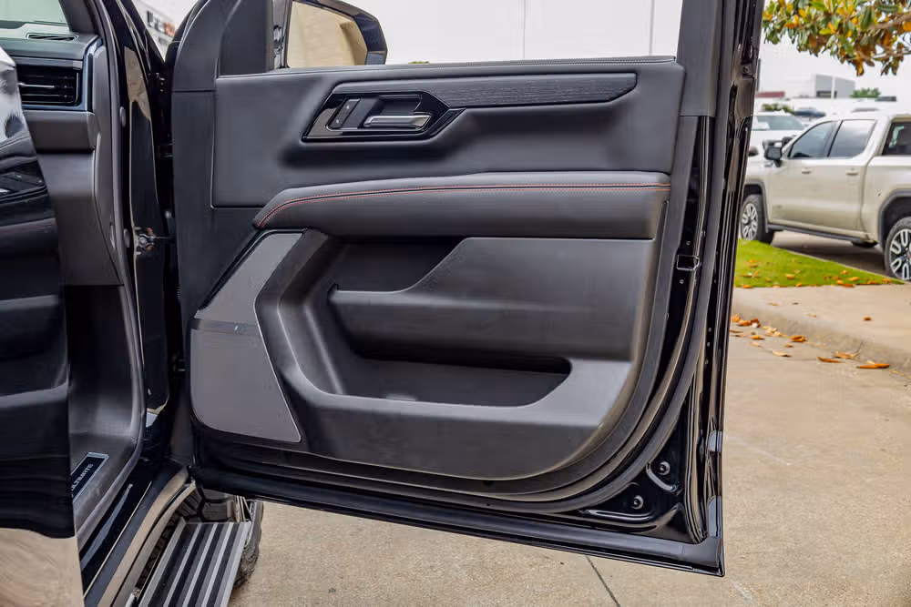 2026 GMC Yukon AT4 Ultimate Image 39