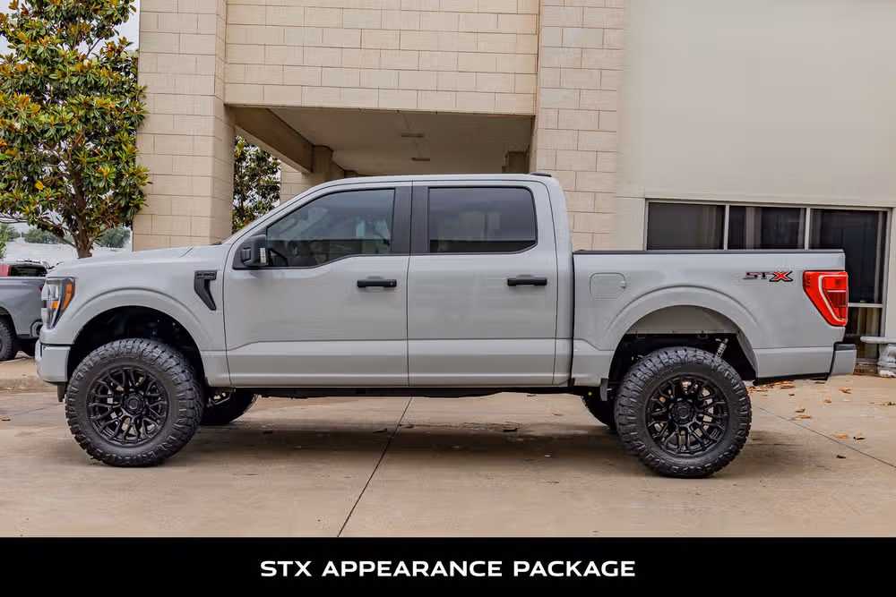 2023 Ford F-150 XL SuperCrew Image 6