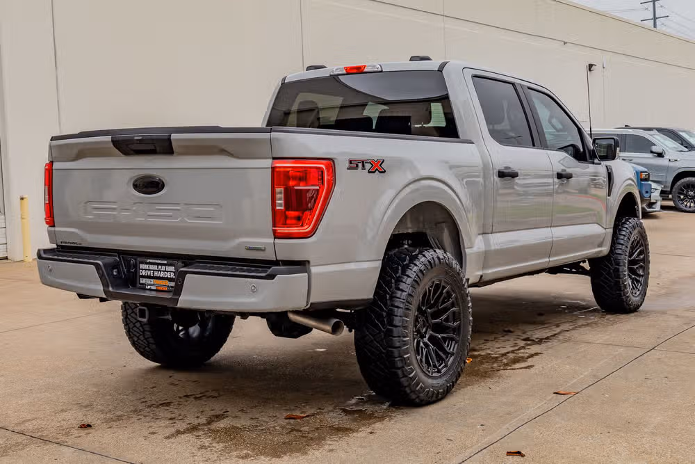 2023 Ford F-150 XL SuperCrew Image 10