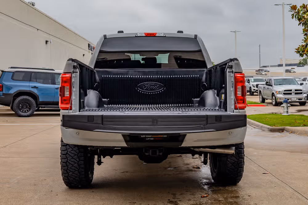 2023 Ford F-150 XL SuperCrew Image 9