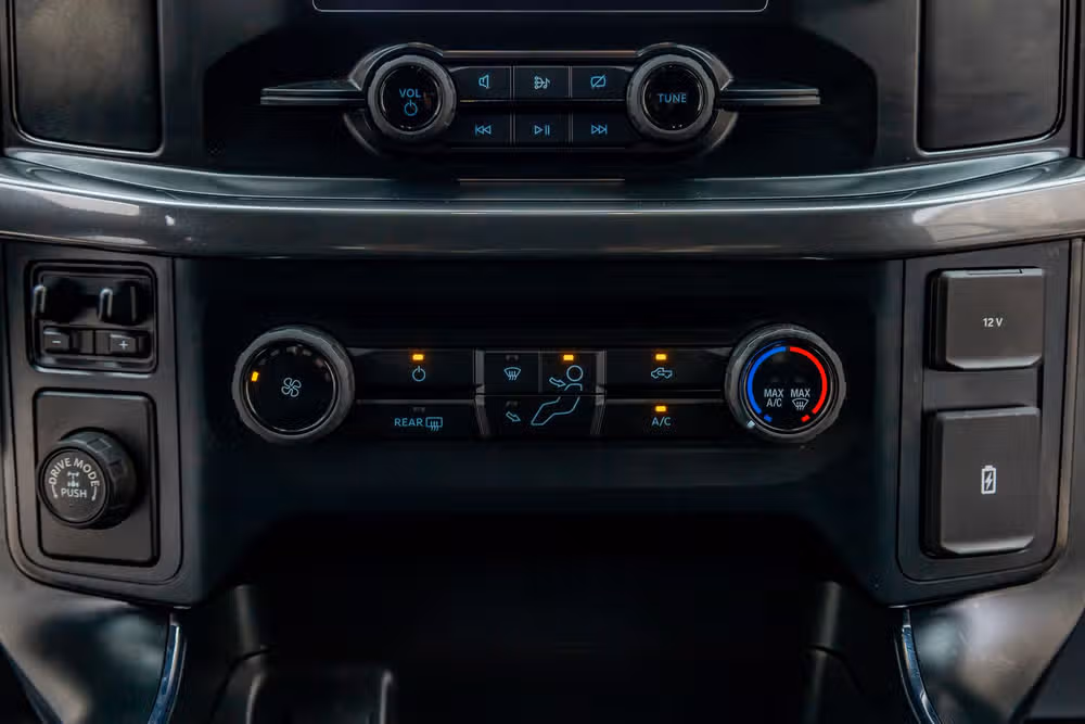 2023 Ford F-150 XL SuperCrew Image 25