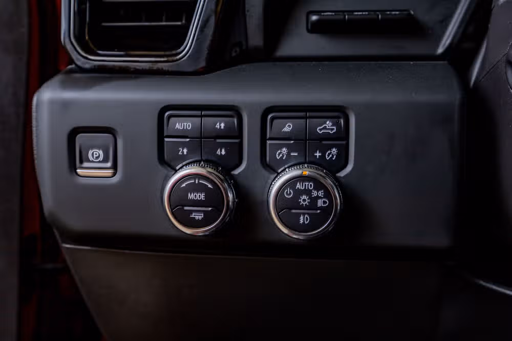 2024 GMC Sierra 1500 AT4 Crew Cab Image 21