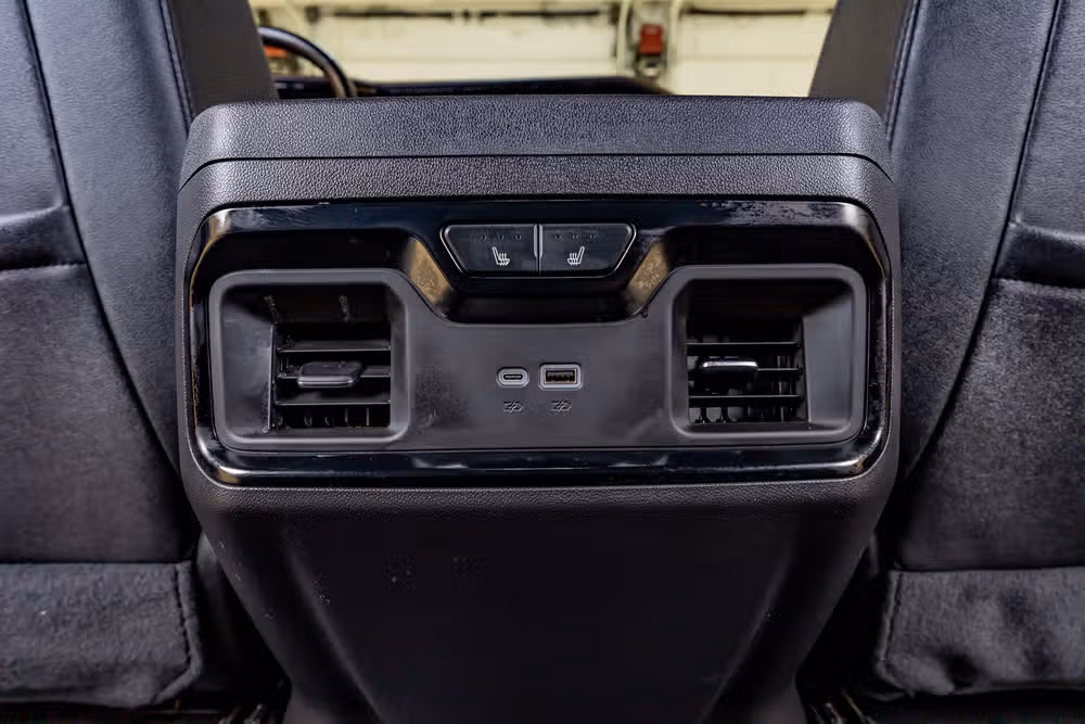 2024 GMC Sierra 1500 AT4 Crew Cab Image 32