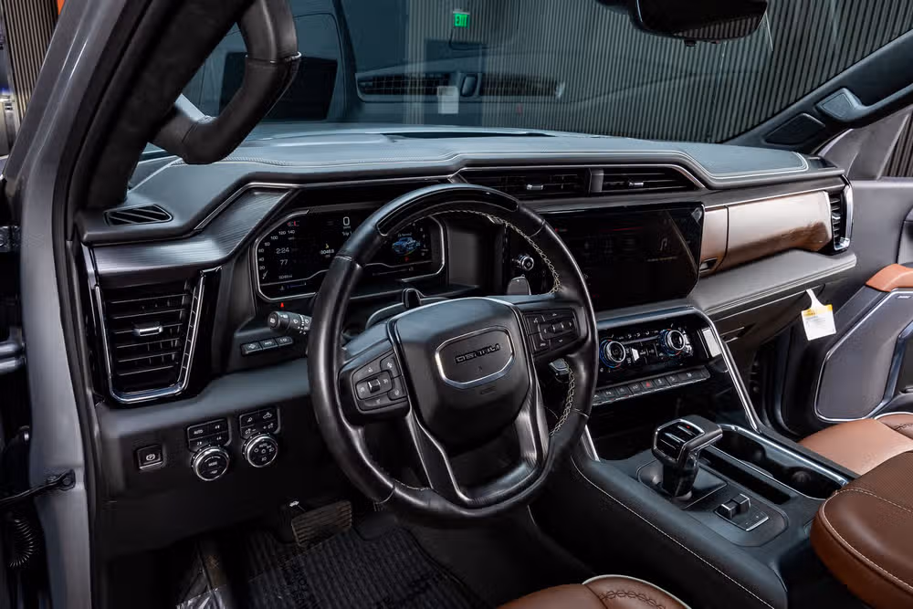 2024 GMC Sierra 1500 Denali Ultimate Crew Cab Image 17
