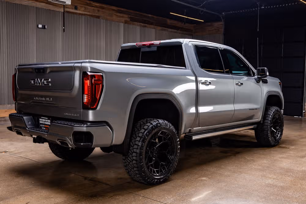 2024 GMC Sierra 1500 Denali Ultimate Crew Cab Image 10