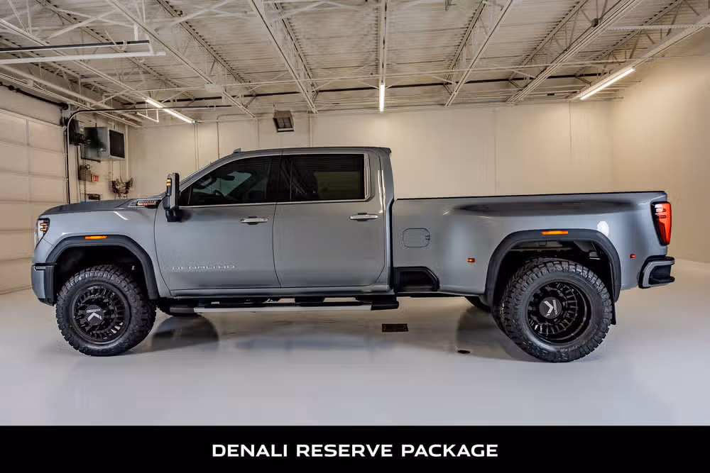 2024 GMC Sierra 3500HD Denali Reserve Crew Cab Image 6