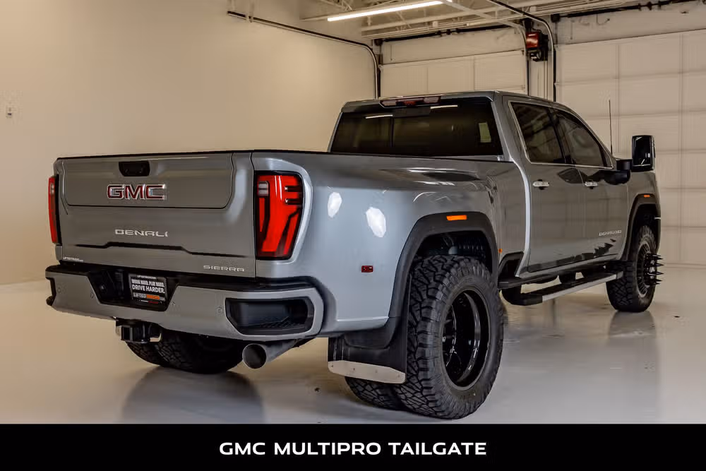2024 GMC Sierra 3500HD Denali Reserve Crew Cab Image 10