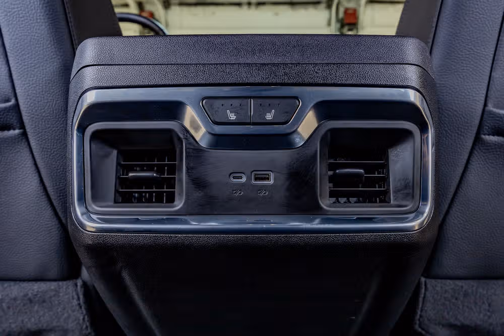 2024 GMC Sierra 3500HD Denali Reserve Crew Cab Image 33