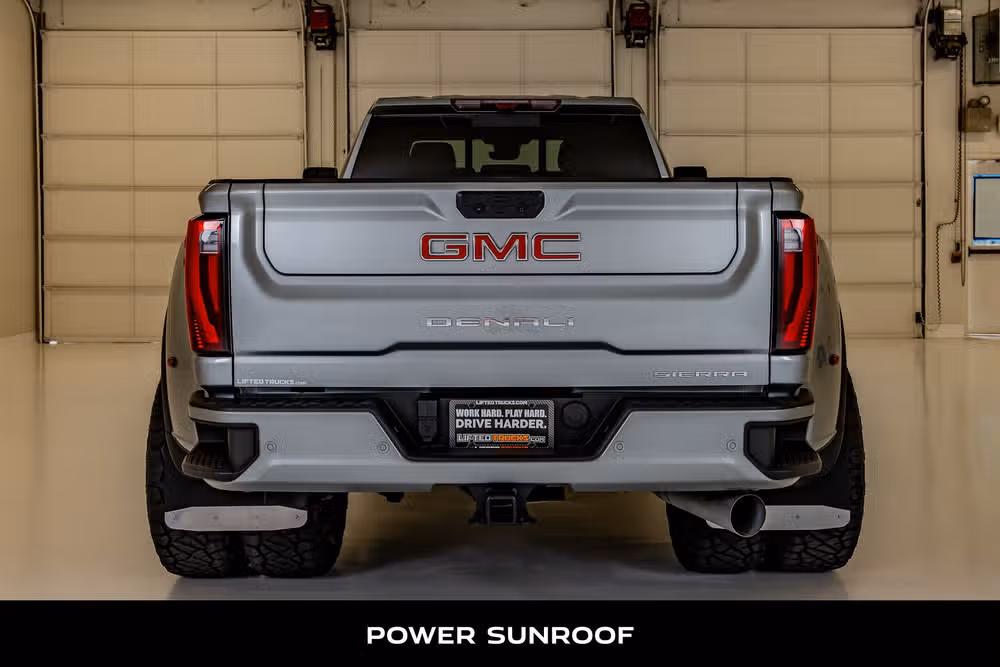 2024 GMC Sierra 3500HD Denali Reserve Crew Cab Image 8