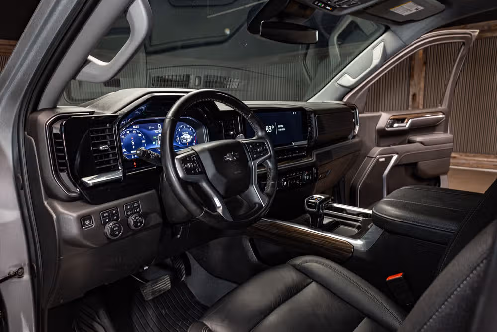 2025 Chevrolet Silverado 1500 LT Trail Boss Crew Cab Image 17