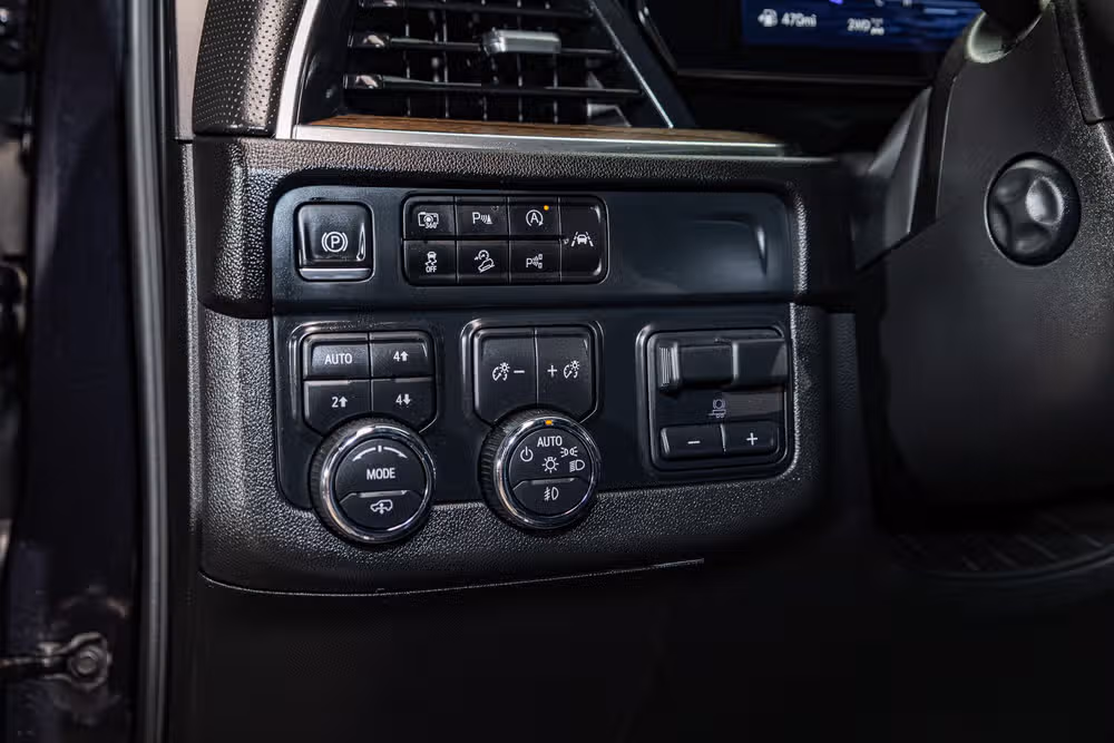 2025 Chevrolet Suburban High Country Image 17